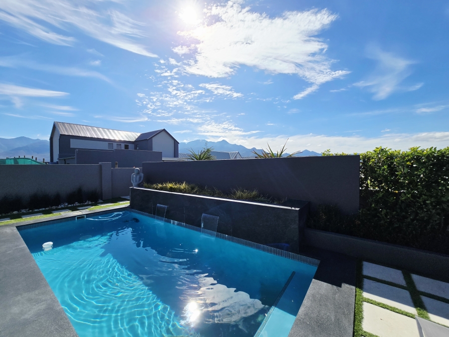 4 Bedroom Property for Sale in Kingswood Golf Estate Western Cape
